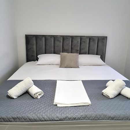 Rooms Vitoria On Joakim Square Poreč Eksteriør billede
