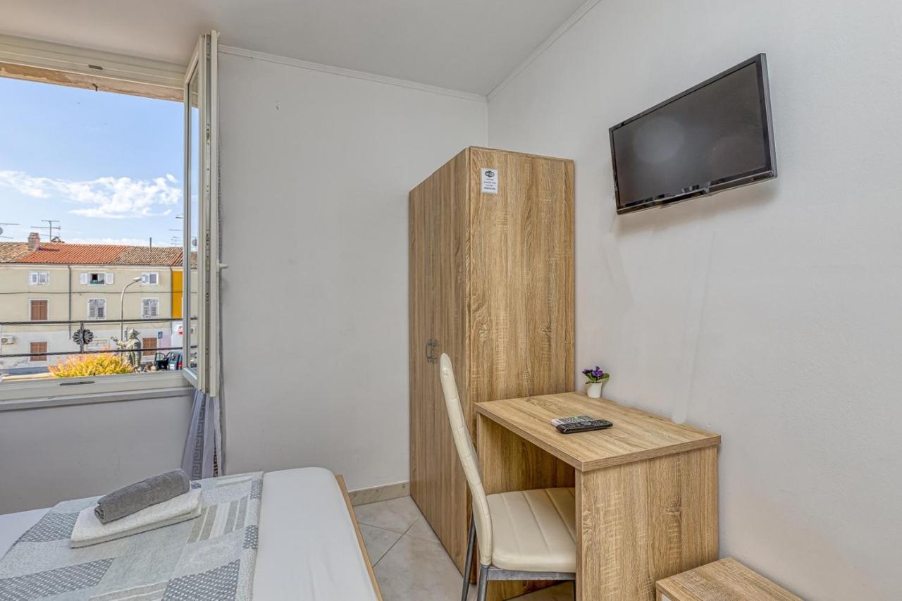 Rooms Vitoria On Joakim Square Poreč Eksteriør billede
