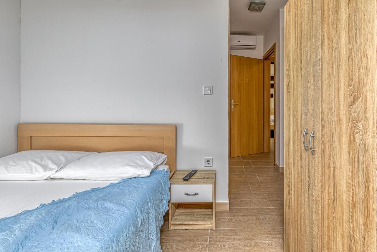 Rooms Vitoria On Joakim Square Poreč Eksteriør billede